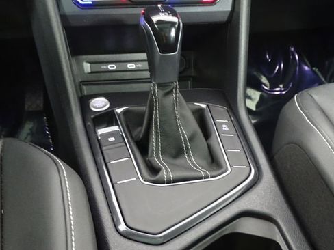 Used 2023 Volkswagen Tiguan SE image 28