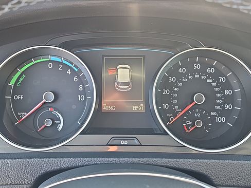 Used 2017 Volkswagen e-Golf SEL Premium image 21