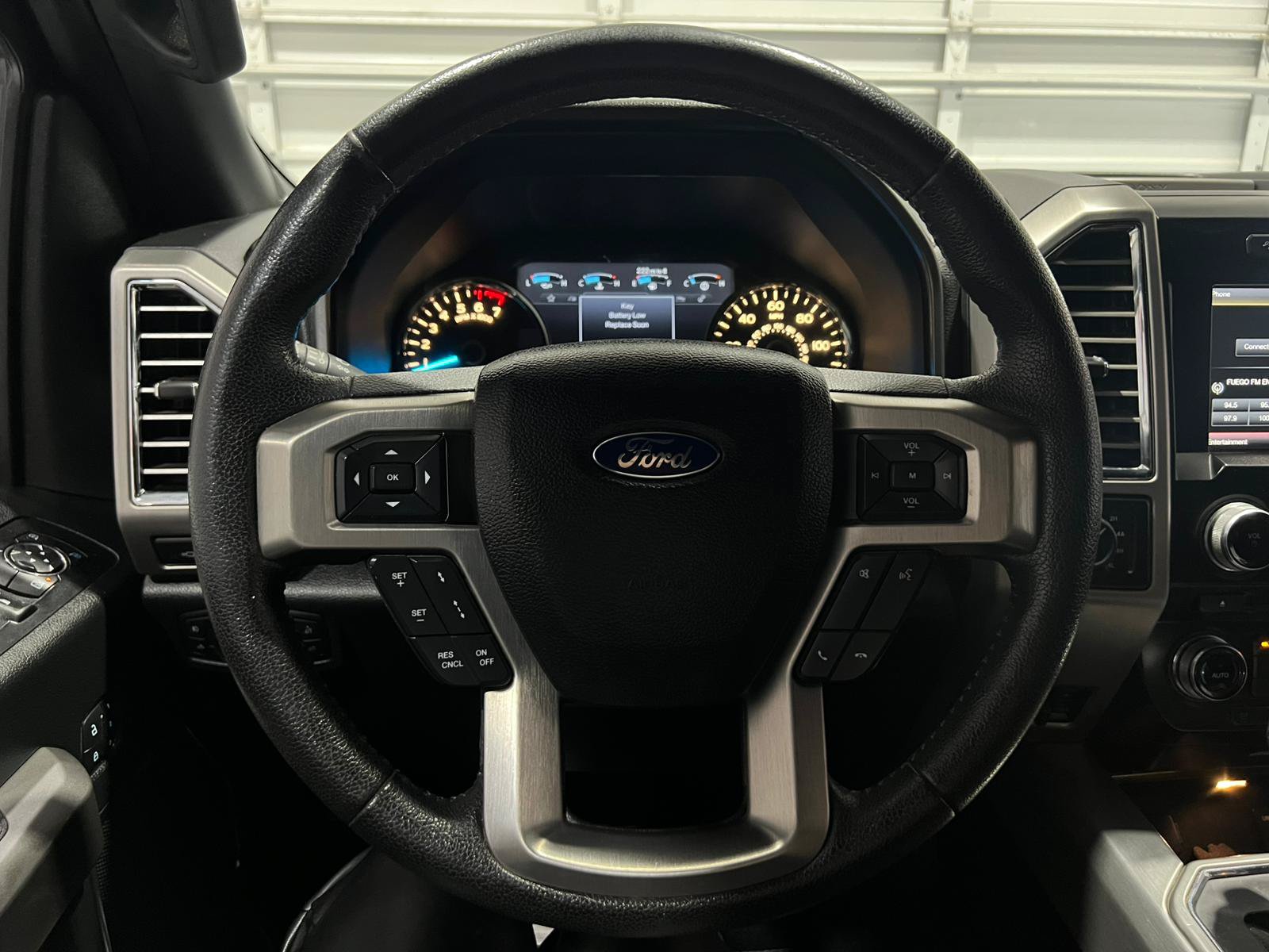 Used 2015 Ford F150 Platinum w/ Equipment Group 701A Luxury AWD/4WD image 21