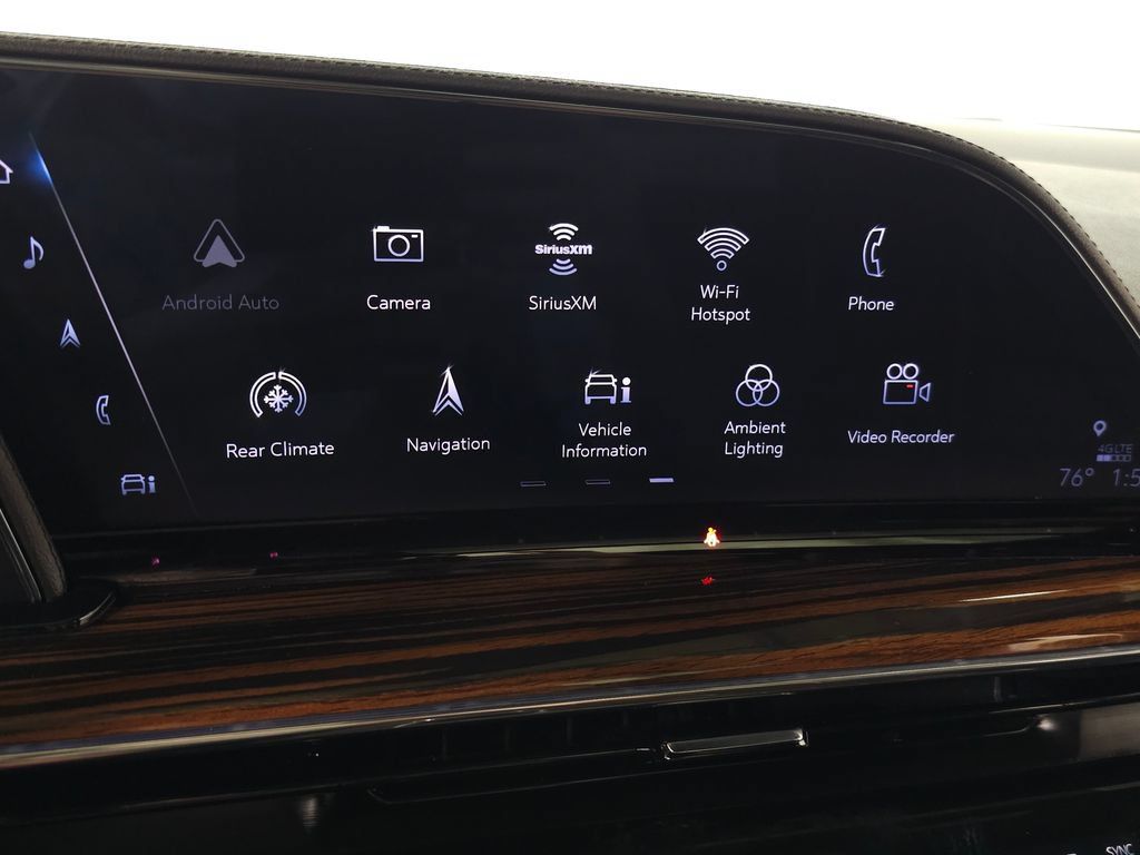 Certified 2024 Cadillac Escalade ESV Premium Luxury AWD/4WD image 30