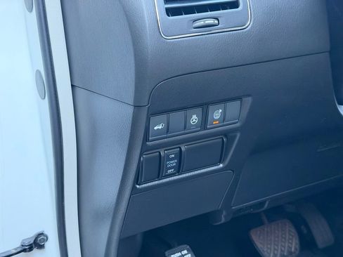 Used 2022 Nissan Armada Platinum w/ Captain's Chairs Package RWD image 28