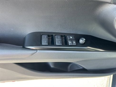 Used 2026 Toyota Camry SE image 5