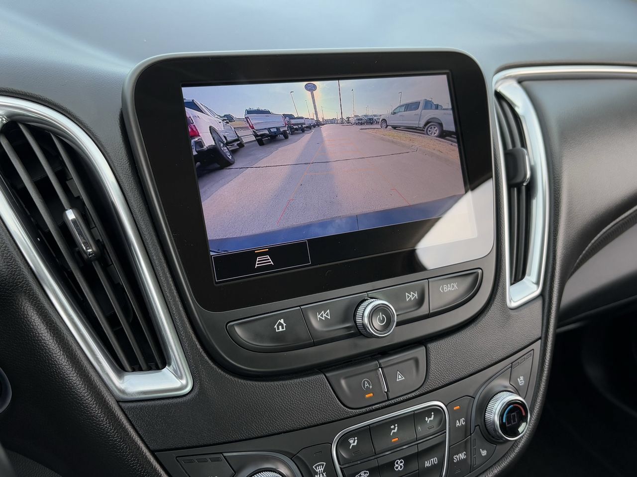 Used 2023 Chevrolet Malibu LT FWD image 21