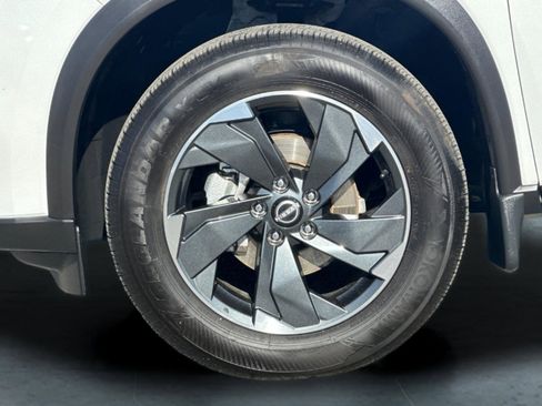 Used 2024 Nissan Rogue SV image 25