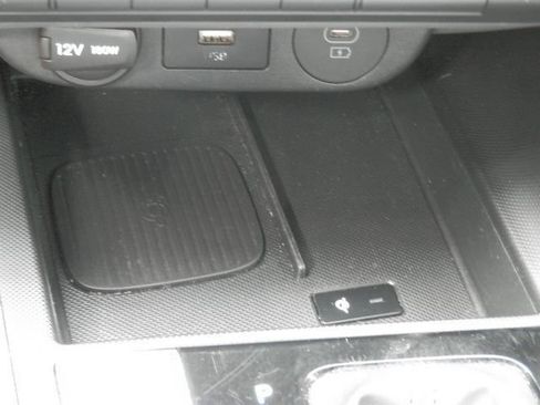 Used 2025 Hyundai Elantra SEL FWD image 29
