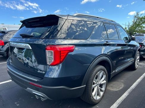 Used 2023 Ford Explorer Platinum w/ Technology Package AWD/4WD image 3