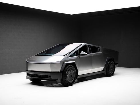 Used 2026 Tesla Cybertruck Cyberbeast AWD/4WD image 4