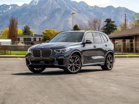 Used 2020 BMW X5 M50i image 1