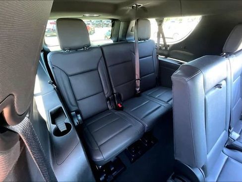 Used 2025 Chevrolet Suburban Z71 AWD/4WD image 26