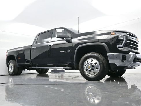 Used 2025 Chevrolet Silverado 3500 LTZ w/ LTZ Plus Package image 46