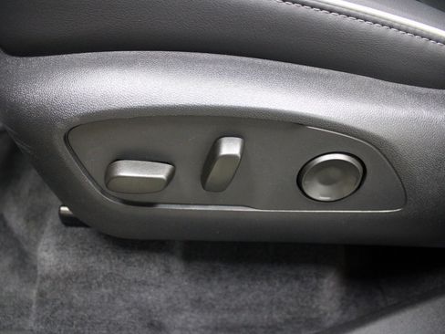 Used 2025 Buick Enclave Sport Touring image 15