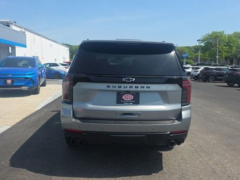 Used 2025 Chevrolet Suburban Z71 AWD/4WD image 4