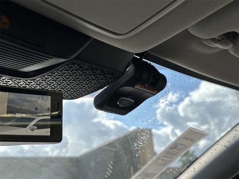 Used 2023 Nissan Ariya EVOLVE+ e-4ORCE image 18