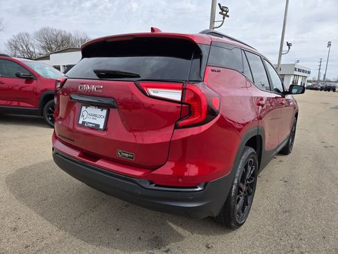 Certified 2023 GMC Terrain SLE w/ Driver Convenience Package image 4