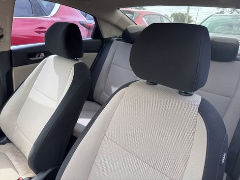 Used 2018 Hyundai Accent SE FWD image 3
