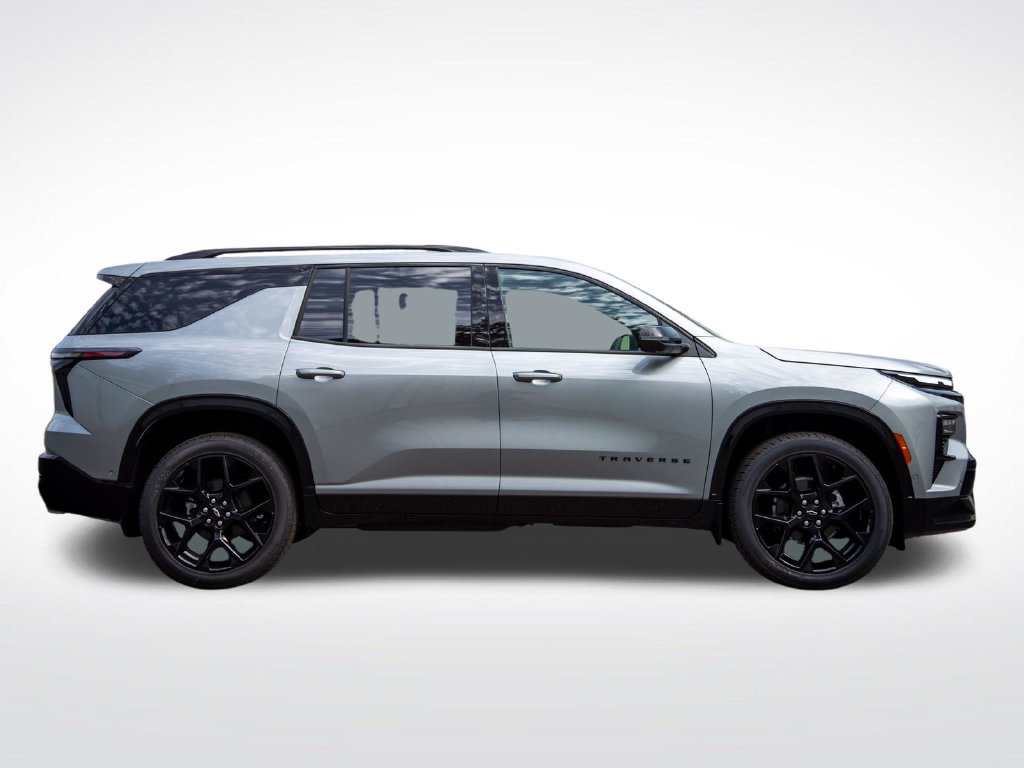 New 2026 Chevrolet Traverse RS w/ LPO, Floor Liner Package FWD image 5