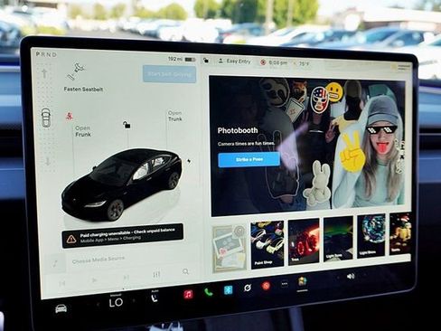 Used 2024 Tesla Model 3 Performance image 30