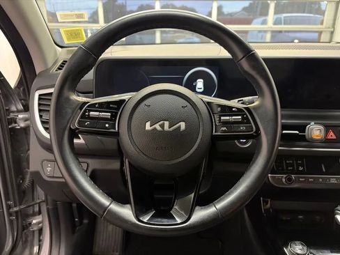 Used 2024 Kia Seltos EX FWD image 23