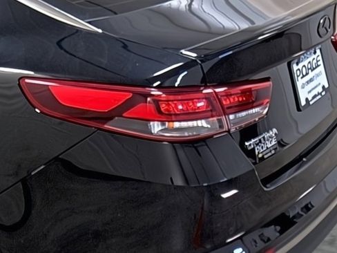 Used 2018 Kia Optima S image 10