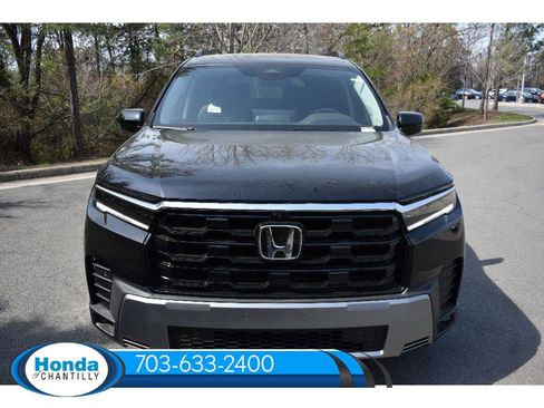 New 2026 Honda Pilot Touring image 2