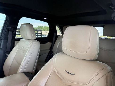 Used 2017 Cadillac XT5 Luxury w/ Driver Awareness Package FWD image 22
