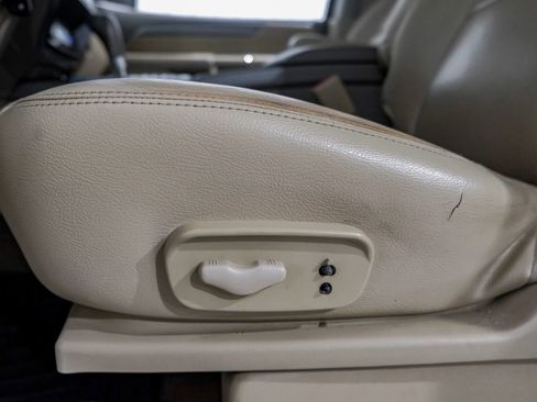 Used 2012 Nissan Armada SV image 30