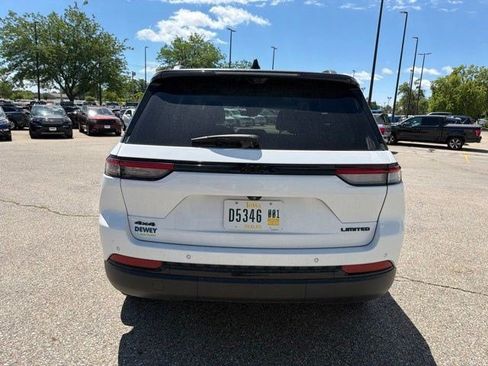 Used 2023 Jeep Grand Cherokee Limited w/ Luxury Tech Group II AWD/4WD image 4
