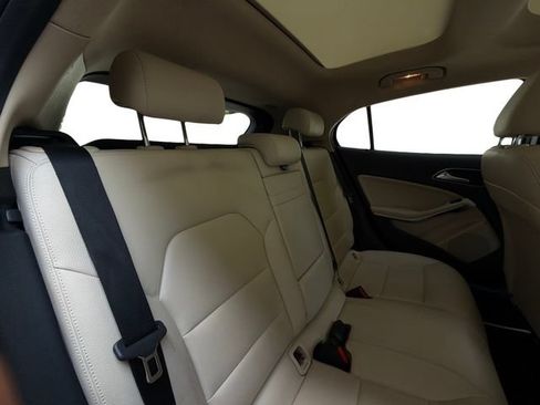 Used 2018 Mercedes-Benz GLA 250 image 14