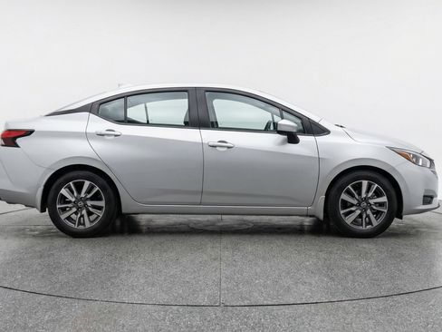 Used 2025 Nissan Versa SV FWD image 11