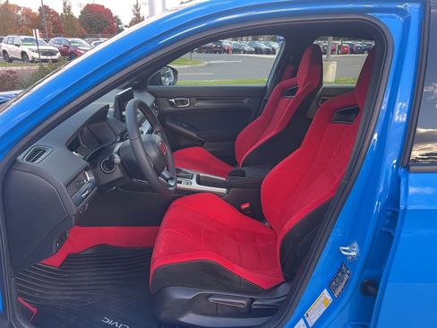 Used 2025 Honda Civic Type R image 9