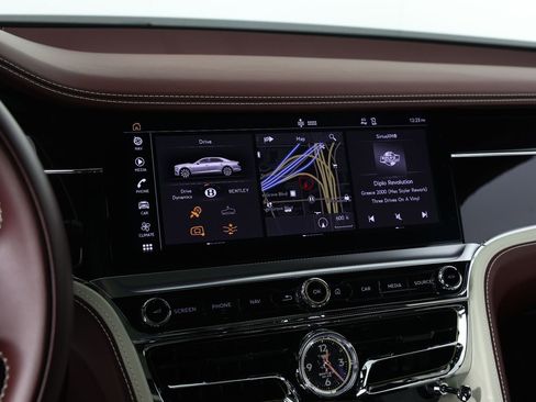 Used 2024 Bentley Flying Spur W12 AWD/4WD image 22