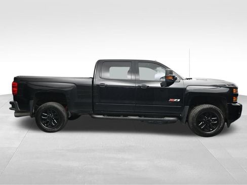 Used 2018 Chevrolet Silverado 2500 LTZ w/ Midnight Edition AWD/4WD image 6