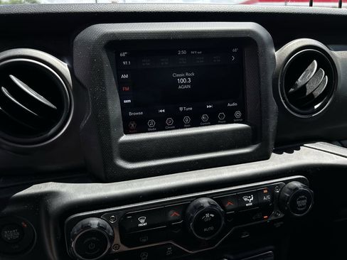 Used 2023 Jeep Wrangler Sport AWD/4WD image 14