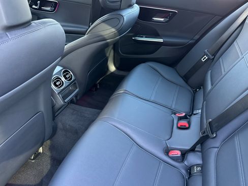 Used 2025 Mercedes-Benz C 300 Sedan image 12
