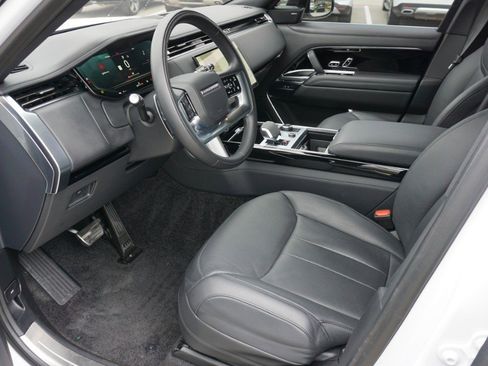 Used 2023 Land Rover Range Rover SE image 13