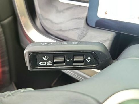 Used 2024 Rivian R1S Adventure image 46