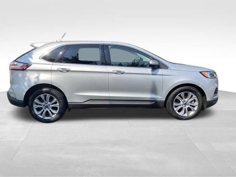 Used 2019 Ford Edge Titanium w/ Equipment Group 301A AWD/4WD image 4