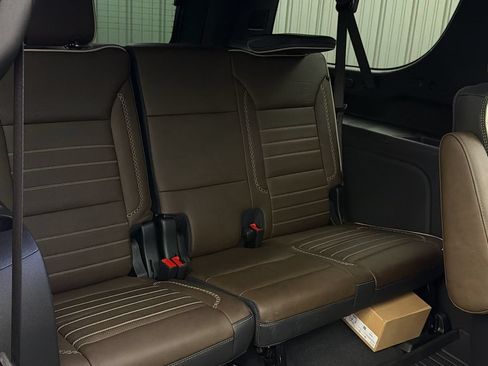 Used 2026 GMC Yukon XL Denali Ultimate w/ LPO, Floor Liner Package AWD/4WD image 40