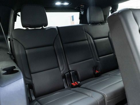 Used 2025 Chevrolet Tahoe Z71 AWD/4WD image 12