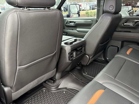 Used 2024 GMC Sierra 2500 AT4 w/ AT4 Premium Plus Package image 30