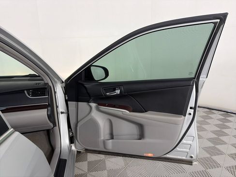 Used 2013 Toyota Camry XLE w/ Convenience Pkg FWD image 26
