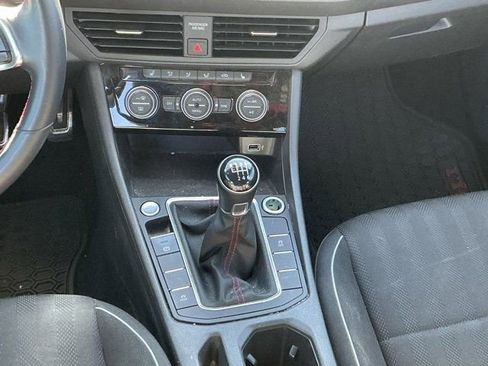 Used 2019 Volkswagen Jetta GLI image 17