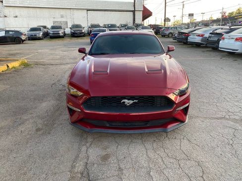 Used 2018 Ford Mustang Coupe image 8