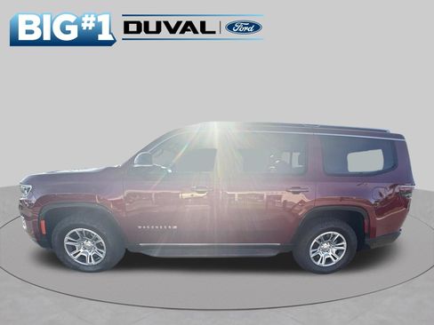 Used 2024 Jeep Wagoneer 4WD w/ HD Trailer Tow Package image 5