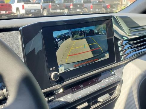 Used 2025 Toyota Camry SE FWD image 29