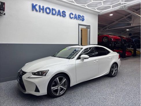 Used 2017 Lexus IS 200t w/ Navigation System Package RWD image 5