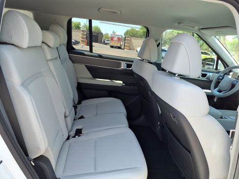 New 2026 Hyundai Santa Fe SE FWD image 9