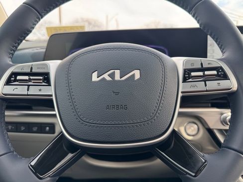 New 2025 Kia Telluride EX w/ EX Captain's Chair Package image 14