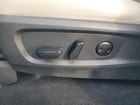 Certified 2022 Nissan Pathfinder SV w/ SV Premium Package image 15