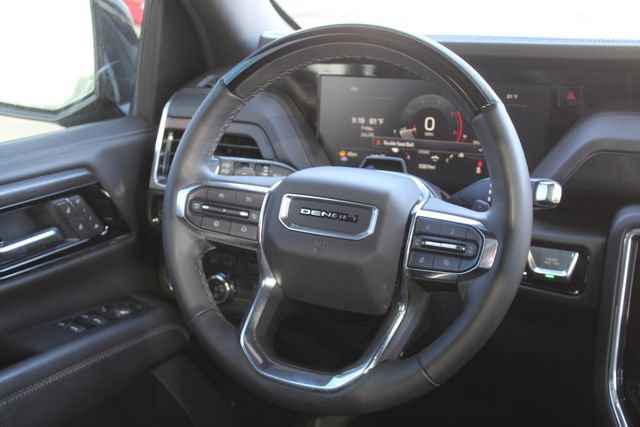 Used 2025 GMC Yukon Denali w/ Denali Reserve Package AWD/4WD image 24